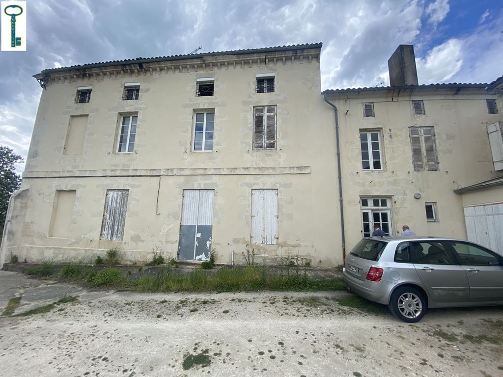 Immeuble MONTLIEU LA GARDE (17210) TOURNY IMMOBILIER
